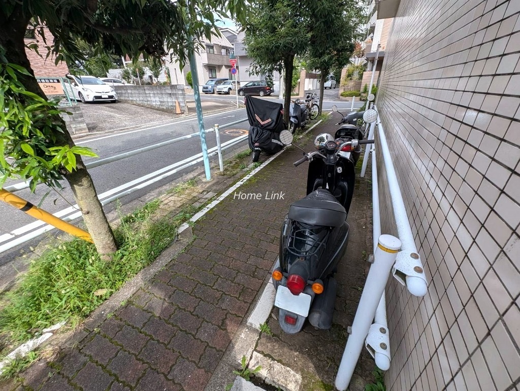 東建ニューハイツ赤塚公園　バイク置き場